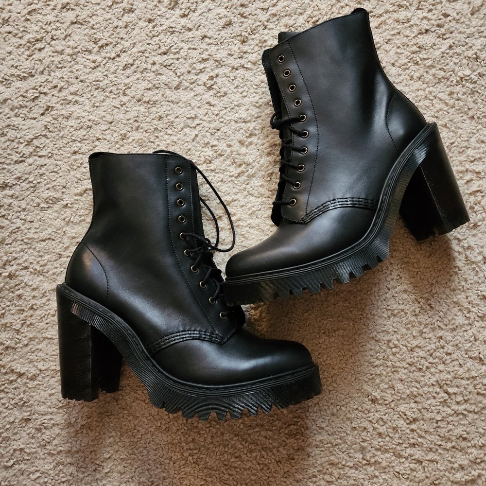 Dr. Martens Kendra boots, black, brand new!